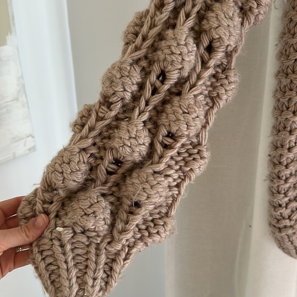 Oversized Chunk Knit Cardigan - Picture 2 of 5